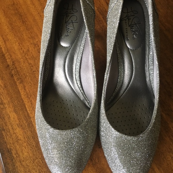 Sparkly 8.5 Heels - Picture 2 of 8